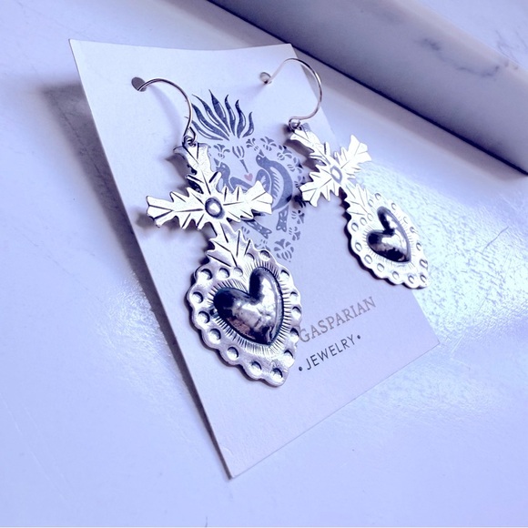 NWT Tara Gasparian Tulum Silver Heart Cross Earrings - Picture 4 of 5